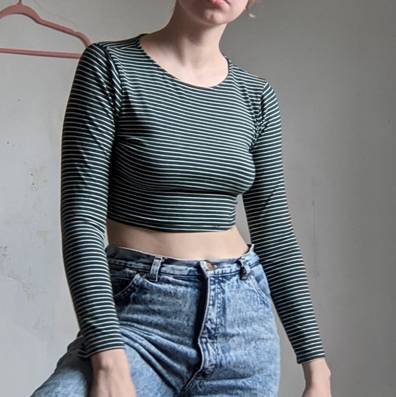 Striped Green Crop Top Long Sleeves - Picture 4 of 7